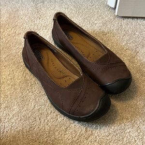 Keens Sterling city slip on shoes